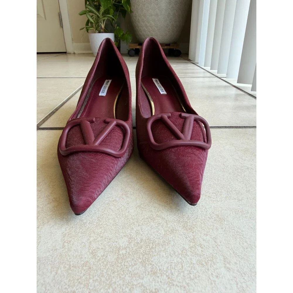 Yunai Burgundy Fabric Croc Pointed Toe Kitten Heels Matte V Buckle Sz 10 - Picture 2 of 9